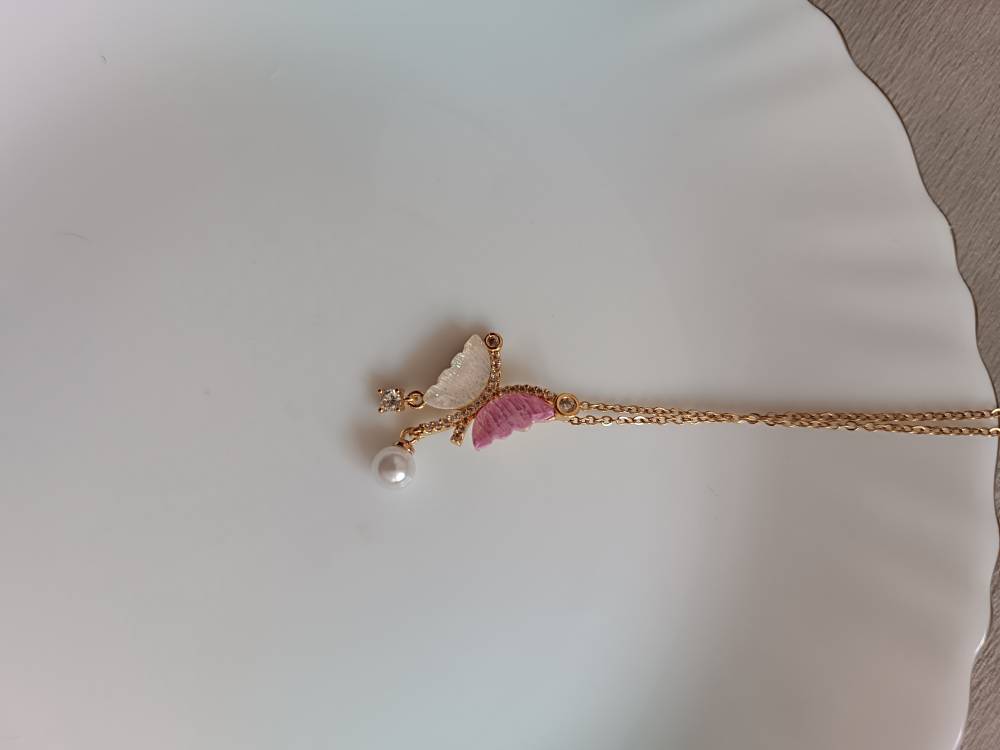 گردنبند پروانه رنگی