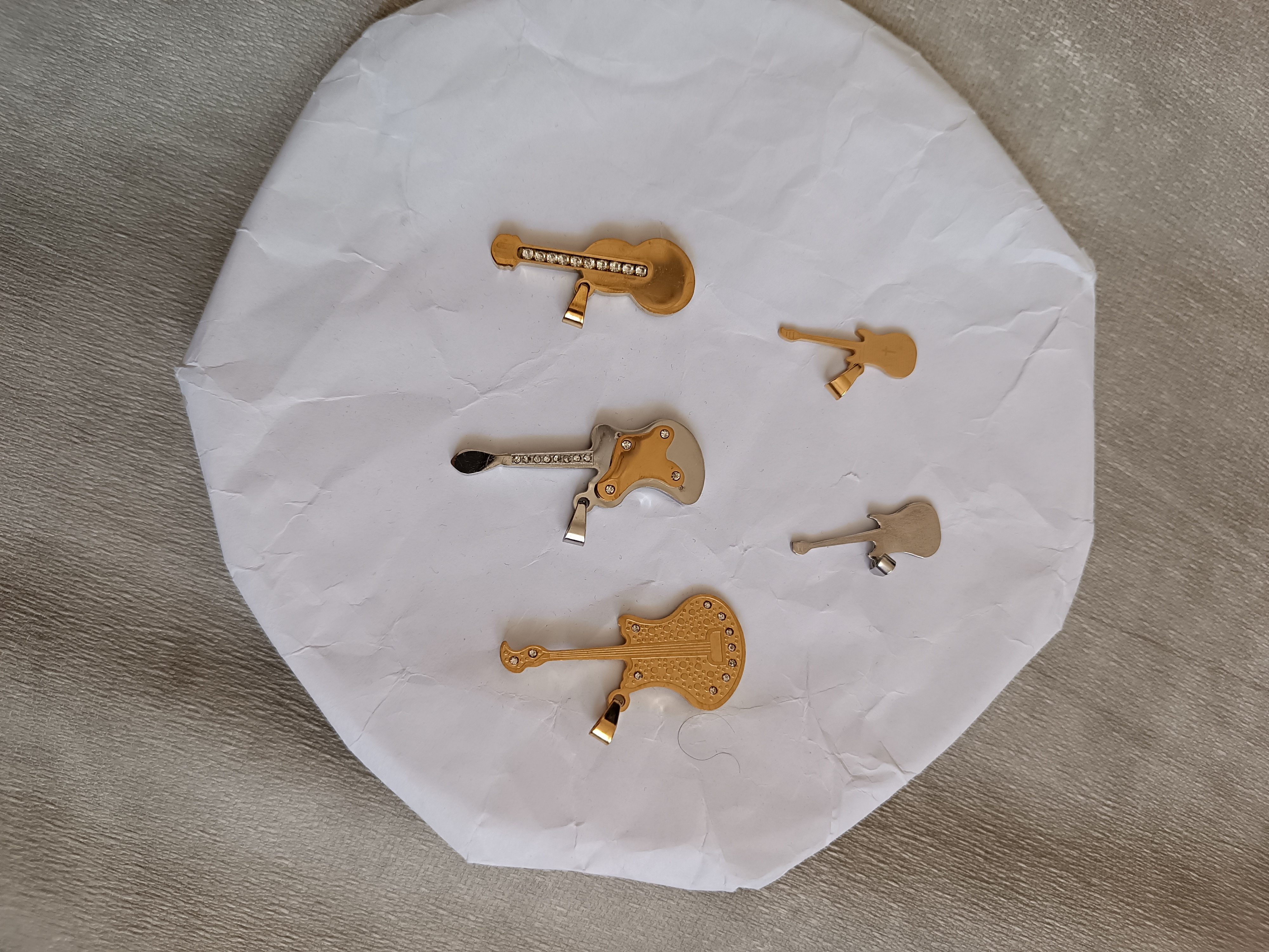 آویز گیتار